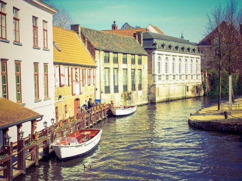 Floating Kanji - Projection on silk